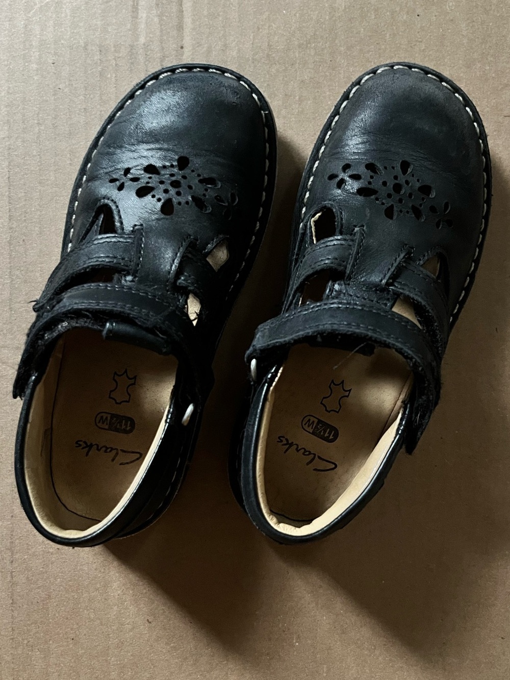 Leather MaryJanes - Clark’s - Girls Size 11.5 W